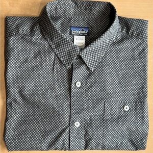 Patagonia Men's Casitas Patterned Button Up Shirt size Large Organic Cotton